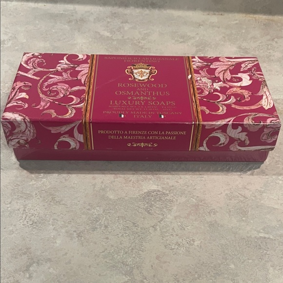 NIB Rosewood and Osmanthus Luxury Soap - Picture 3 of 6